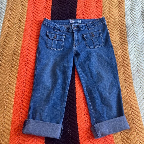 Y2K low rise capris with back pockets on front! - Picture 11 of 13